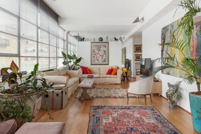 JUST LISTED | ANGEL, N1 Authentic warehouse living moments from Regent’s Canal. A beautifully proportioned 791 sq ft loft apartment…